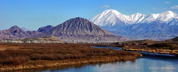 نمای رود ارس در مرز ایران و ارمنستان با وبسایت کالسکه