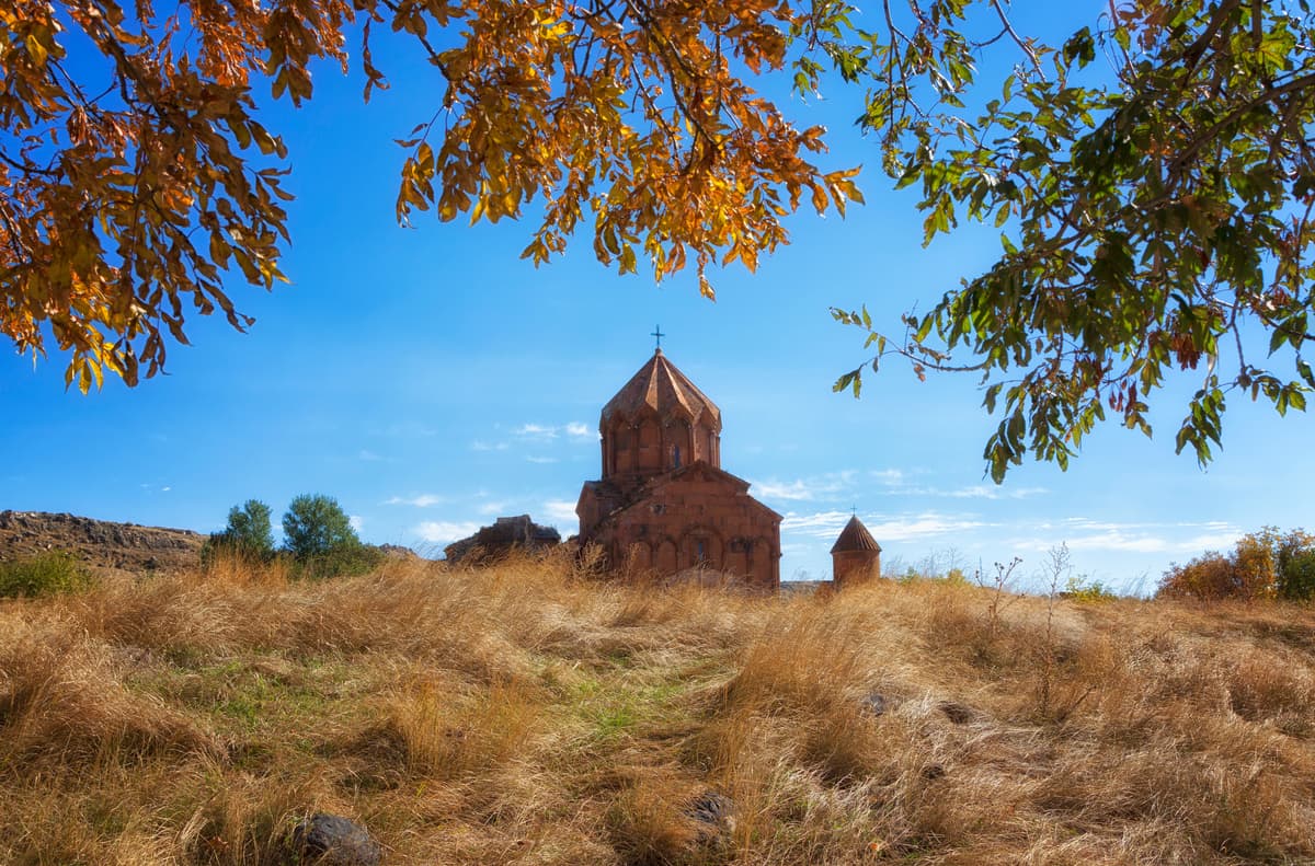 رود آخوریان در نزدیکی گیومری و مرز ارمنستان با وبسایت کالسکه