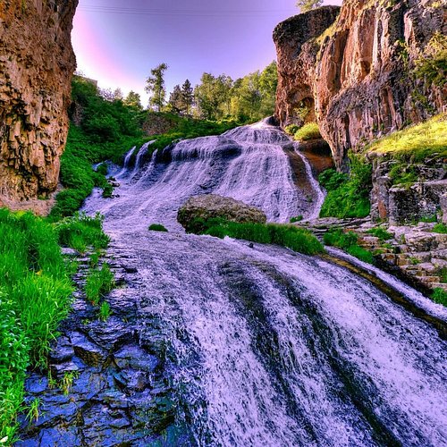 رود آرپا در مسیر جرموک و نوراوانک ارمنستان با وبسایت کالسکه