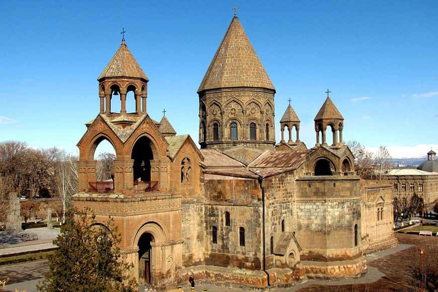 Shoghakat Church historic Armenian church in Vagharshapat در سایت کالسکه kaleske.com