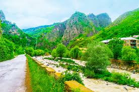 رود دزوراگت و درههای طبیعی شمال ارمنستان در وبسایت کالسکه