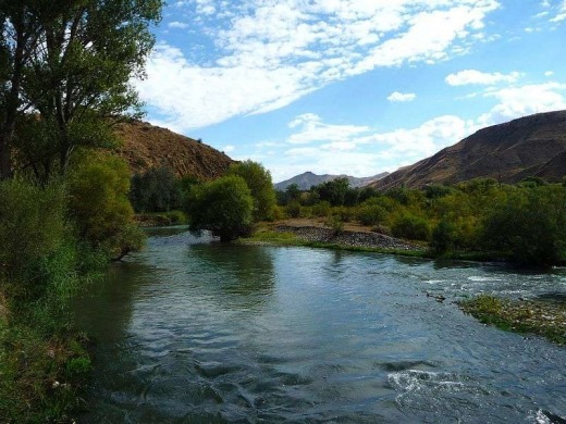 رود ووغجی در منطقه کوهستانی کاپان ارمنستان در وبسایت کالسکه
